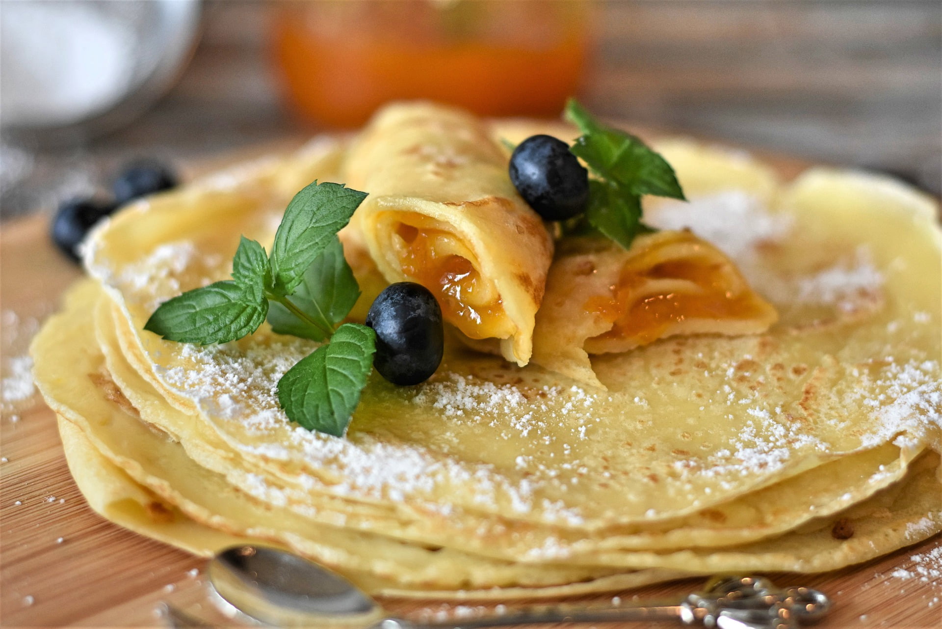 Cinnamon-Gray-Crepes