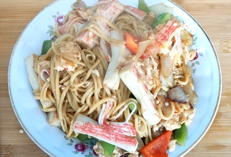 Quick and Easy Seafood Pan-Fried Noodles