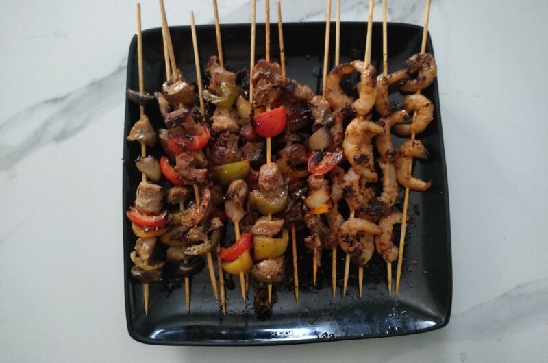 How to Make Prawn and Pork Shish Kebab