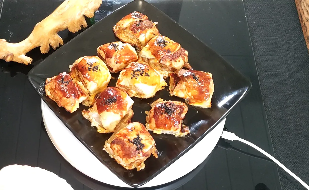 Asian style suasage roll