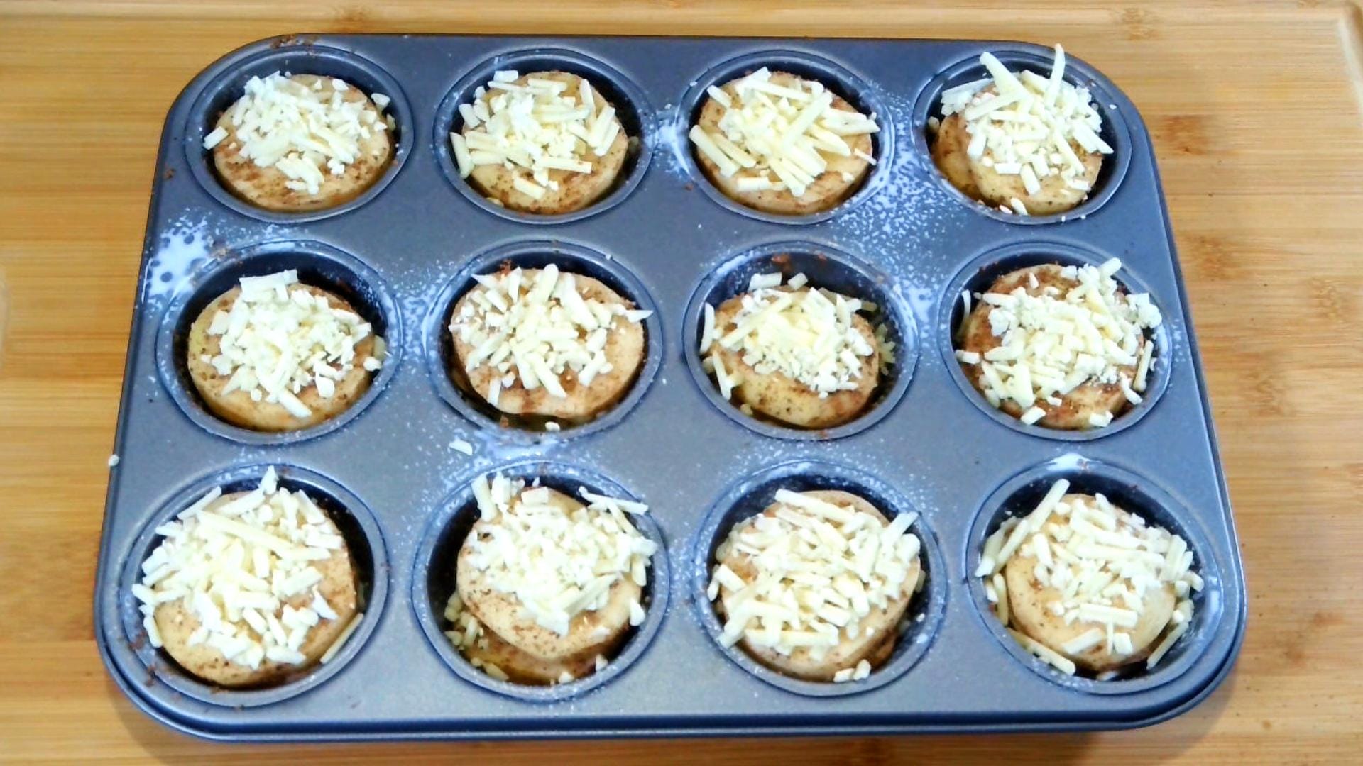 Potatoe & cheese mini cakes