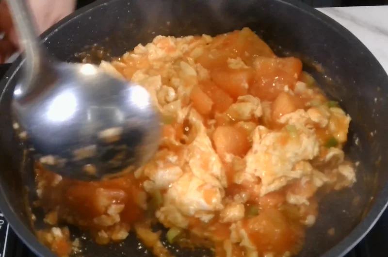 How To Make Egg & Tomato Rice